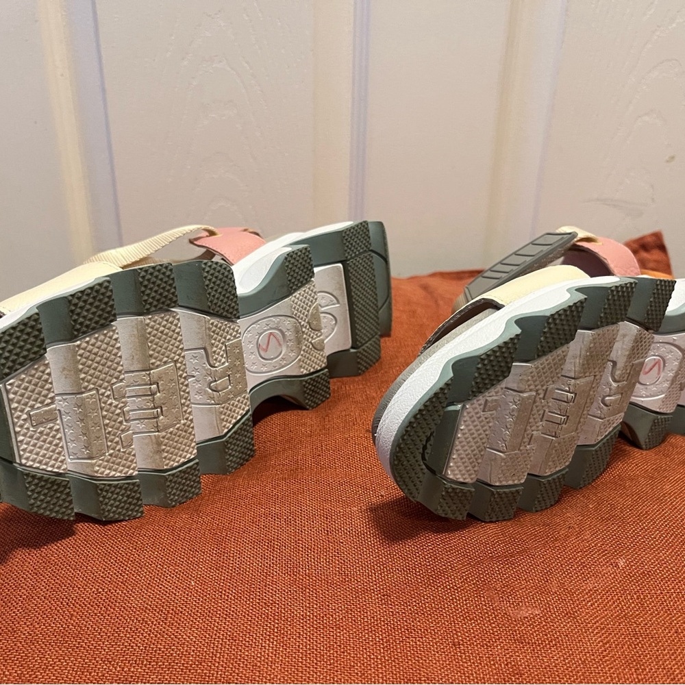 Sorel Kinetic Sandal - Picture 4 of 5